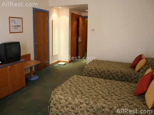 Al Mafraq Hotel 5